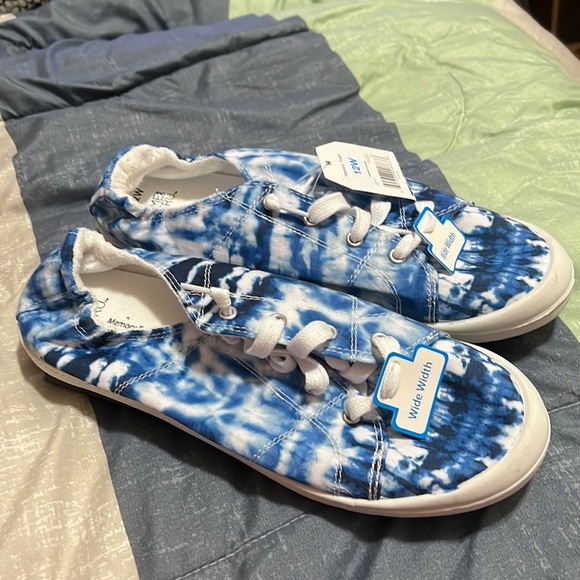 Women sneakers - Picture 1 of 4